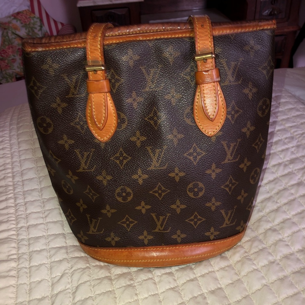 Louis Vuitton AUTHENTIC Bucket Bag